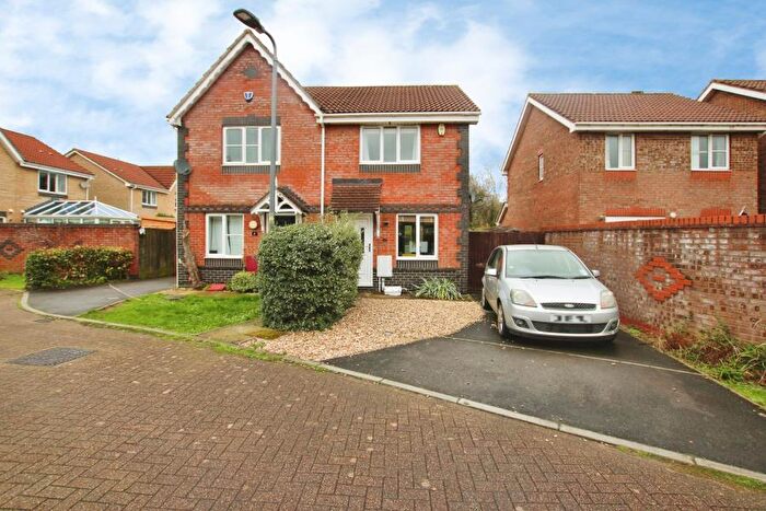 2 Bedroom Semi Detached House To Rent In Harvest Close - Bradley Stoke, BS32