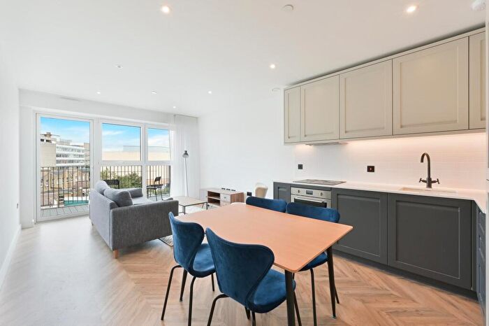 1 Bedroom Apartment To Rent In Royal Exchange, Kingston Upon Thames, London, KT1