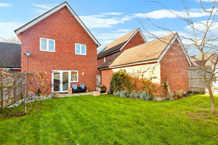 4 Bedroom Detached House For Sale In Peabarn Road, Horley, Surrey, RH6
