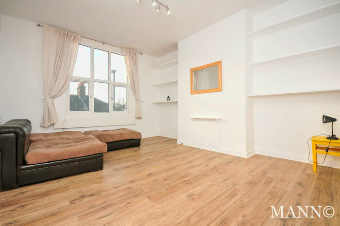 1 Bedroom Flat To Rent In Limes Grove, Lewisham, SE13