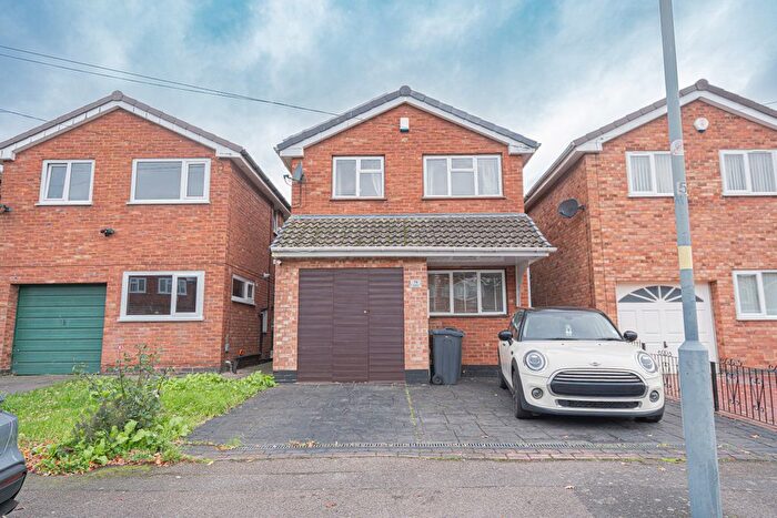 3 Bedroom Detached House For Sale In Andrew Gardens, Birmingham, B21