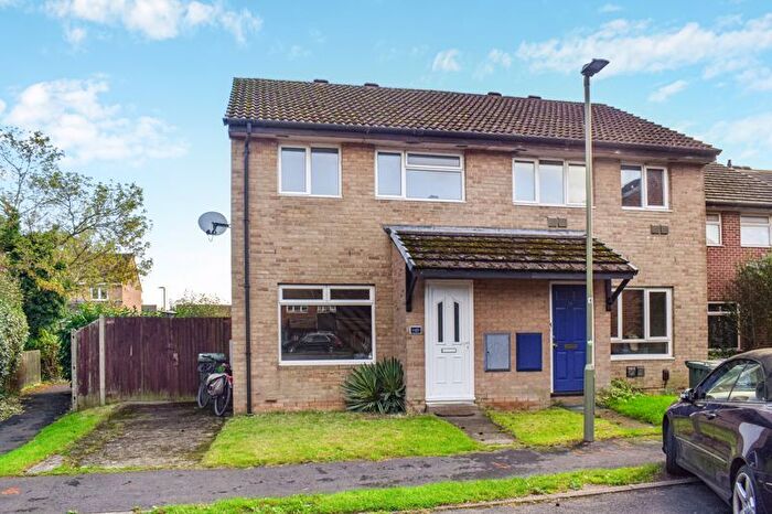 3 Bedroom Semi-Detached House To Rent In Chamberlain Place, Kidlington, OX5