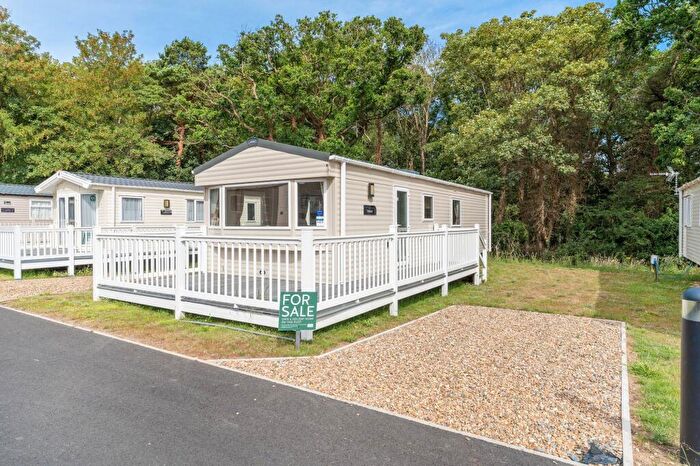 2 Bedroom Park Home For Sale In Beccles Road, Fritton, NR31