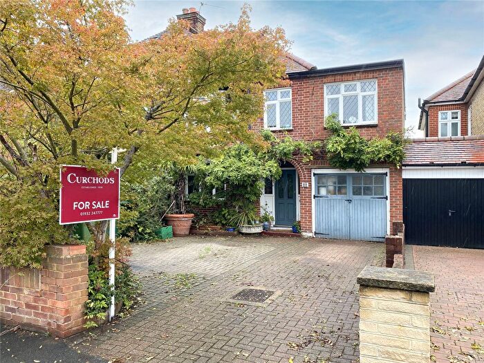5 Bedroom Semi-detached House For Sale In Sidney Road, Walton-On-Thames, KT12