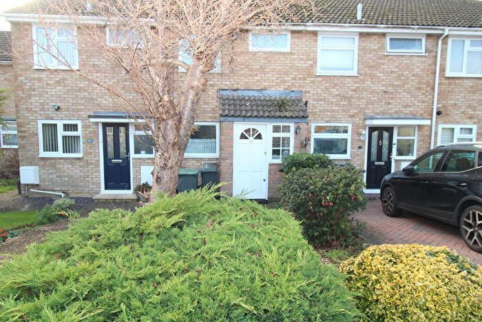 2 Bedroom Terraced House For Sale In Telscombe Way, Stopsley, Luton, Bedfordshire, LU2