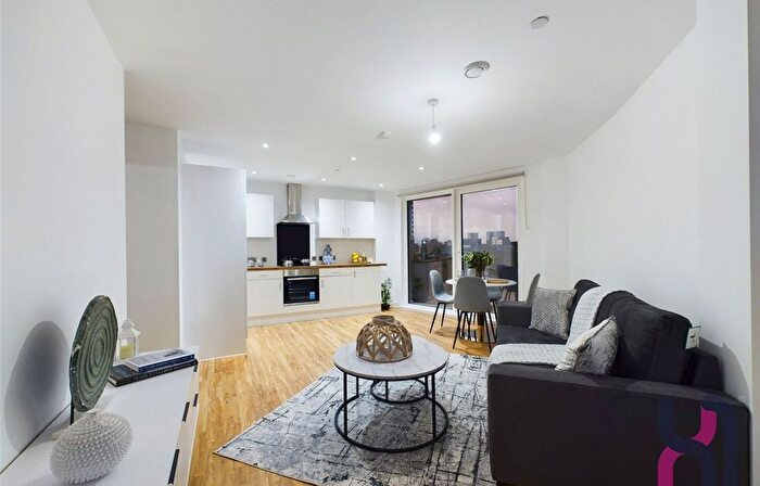 2 Bedroom Flat To Rent In Pomona Strand, Old Trafford, M16