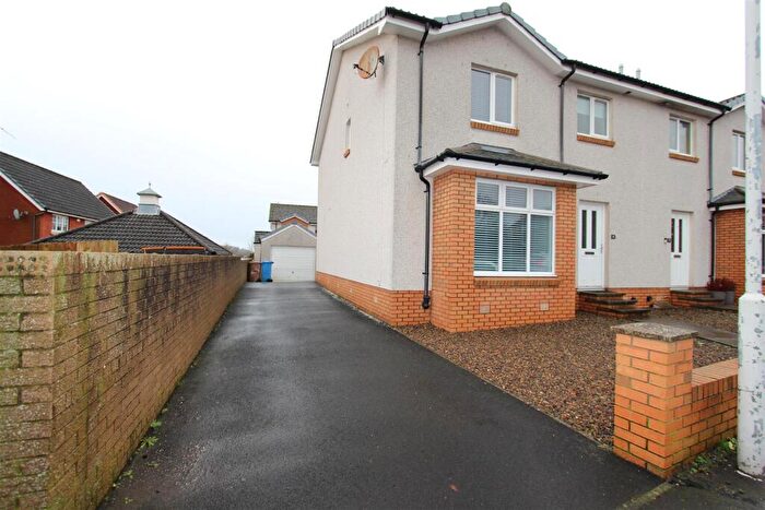 3 Bedroom Semi-Detached House To Rent In Mcdonald Court, Cairneyhill, KY12