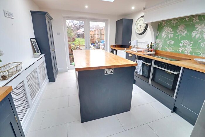 3 Bedroom Semi-Detached House For Sale In Jubilee Road, Waterlooville, PO7