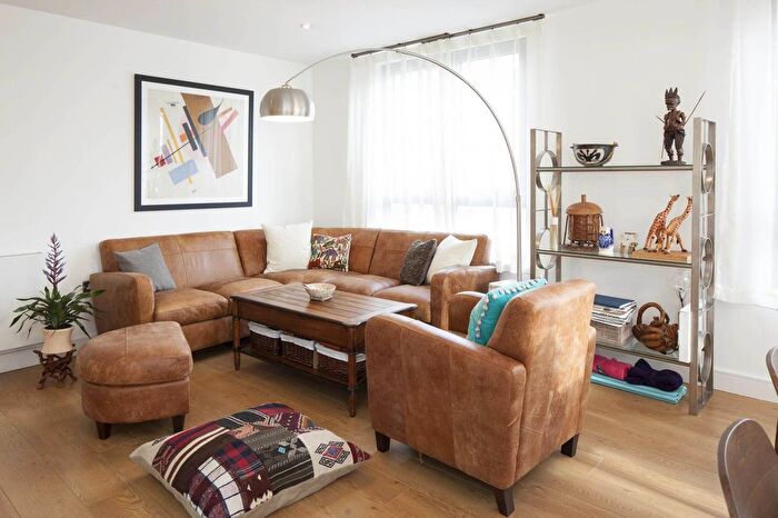 3 Bedroom Flat To Rent In Silwood Street, Bermondsey, London, SE16