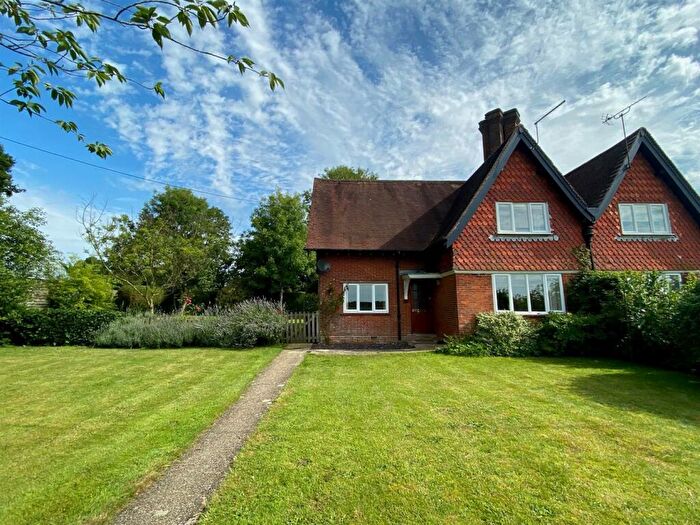 3 Bedroom Cottage To Rent In Sunlight Cottages, SO21