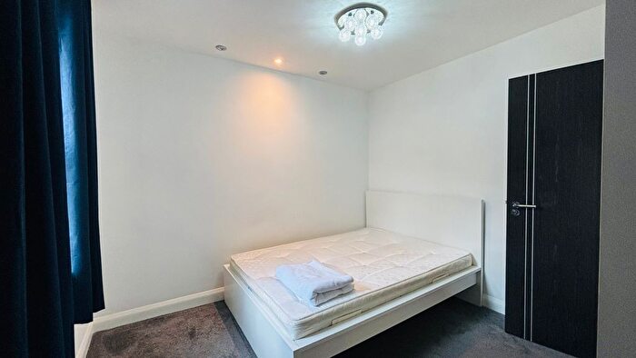 4 Bedroom Semi-Detached House To Rent In Landseer Avenue, London, E12
