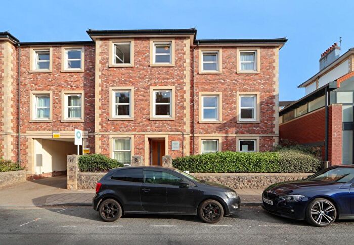 3 Bedroom Flat To Rent In Alma Vale Road, Bristol, BS8