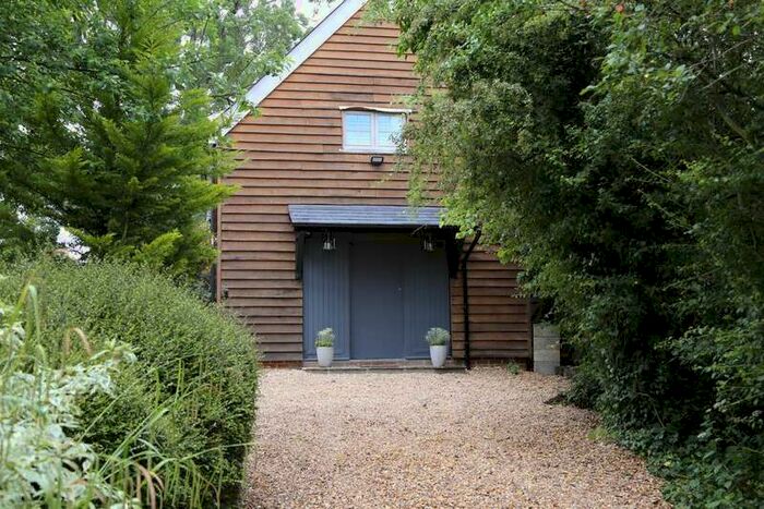 1 Bedroom Cottage To Rent In The White House, Bentley, GU10