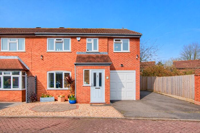 4 Bedroom Semi-Detached House For Sale In Dickson Drive, Ruddington, Nottingham, NG11