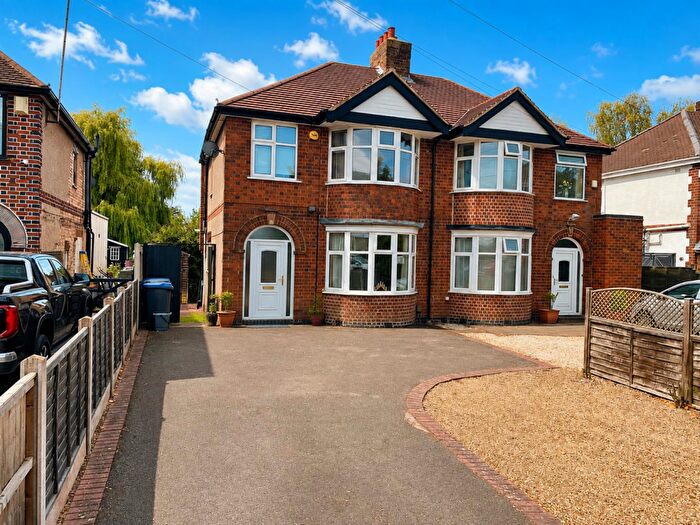 3 Bedroom Semi-Detached House For Sale In Coventry Road, Hinckley, LE10
