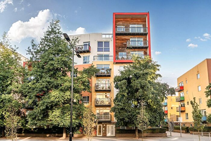 1 Bedroom Flat For Sale In West Parkside, Greenwich, London, SE10