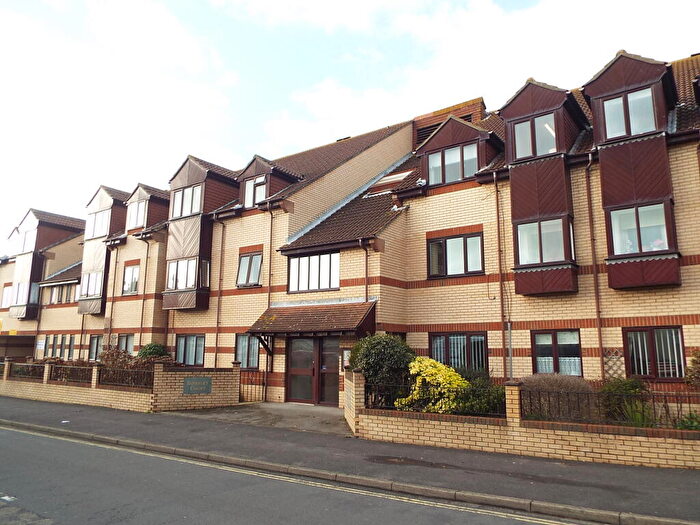 1 Bedroom Flat To Rent In Berkeley Court, Lee-on-the-Solent, PO13