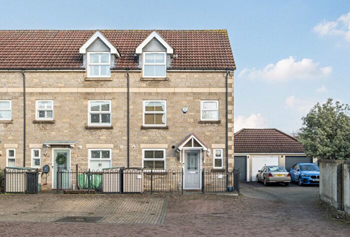 4 Bedroom End Terrace House For Sale In Trescothick Drive, Oldland Common, Bristol, Gloucestershire, BS30