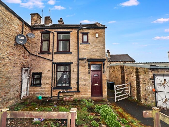 2 Bedroom End Terrace House For Sale In Cordingley Street, Bradford, West Yorkshire, BD4