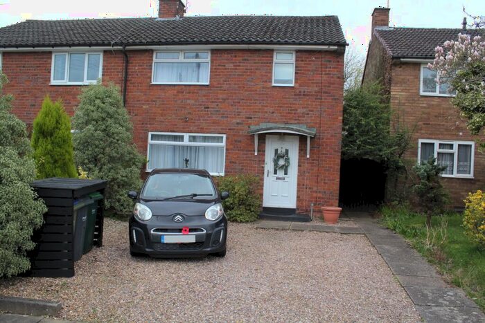 3 Bedroom Semi-Detached House To Rent In Brook Road, Oldbury, B68
