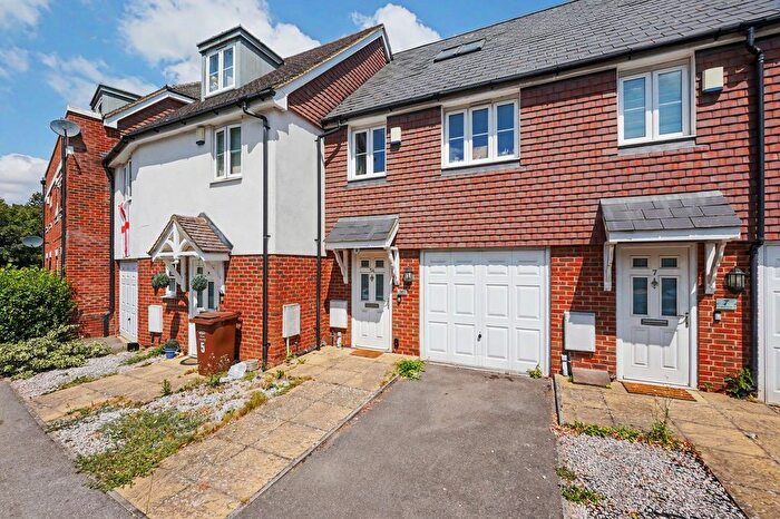 3 Bedroom Terraced House For Sale In High Street, Halling, ME2