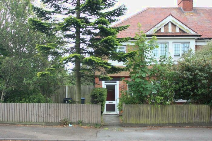 3 Bedroom Semi-Detached House To Rent In Ramsgate Road, Broadstairs, Kent, CT10