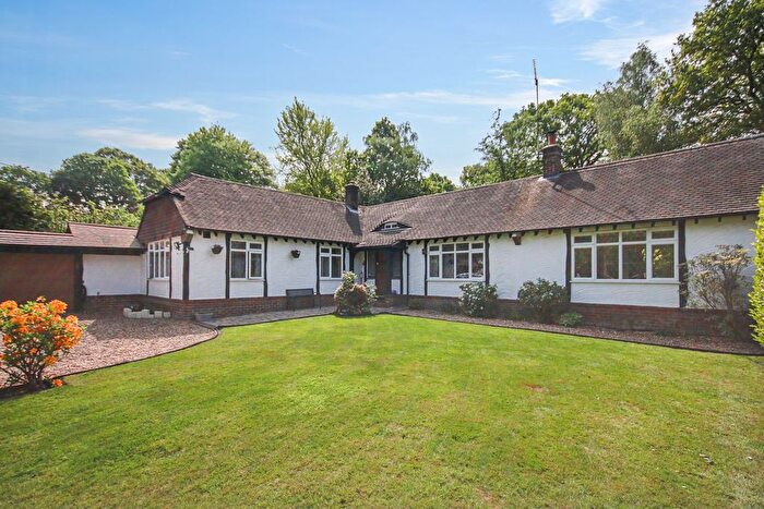 3 Bedroom Detached Bungalow For Sale In Chesterfield Close, Furnace Wood, East Grinstead, RH19