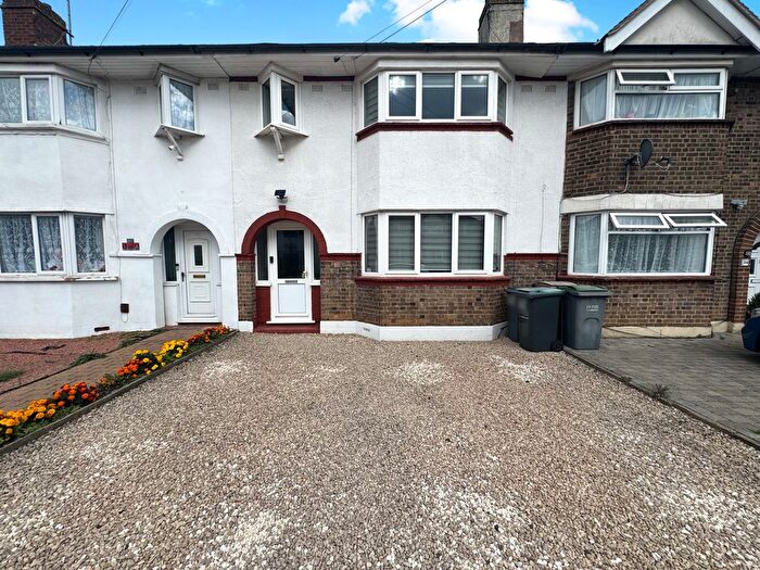 3 Bedroom Property To Rent In Wilsden Avenue, Luton, Bedfordshire, LU1