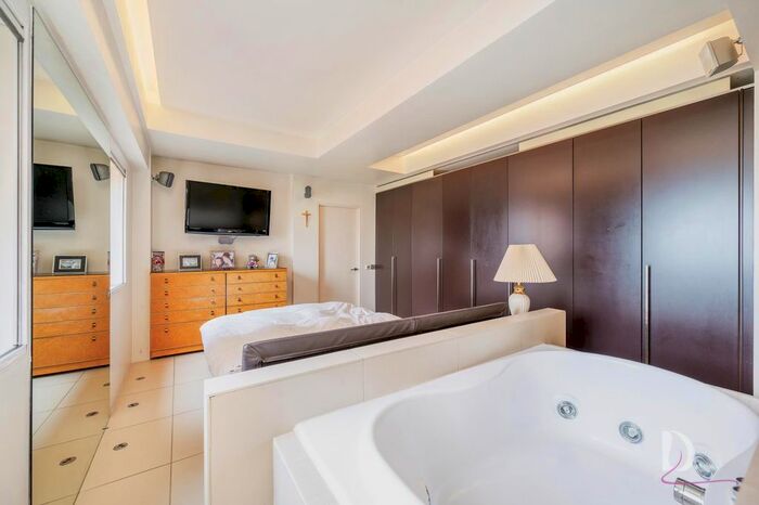 1 Bedroom Flat To Rent In Watermans Quay, London, SW6