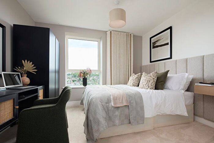 2 Bedroom Flat For Sale In Silver Road, Lewisham, SE13