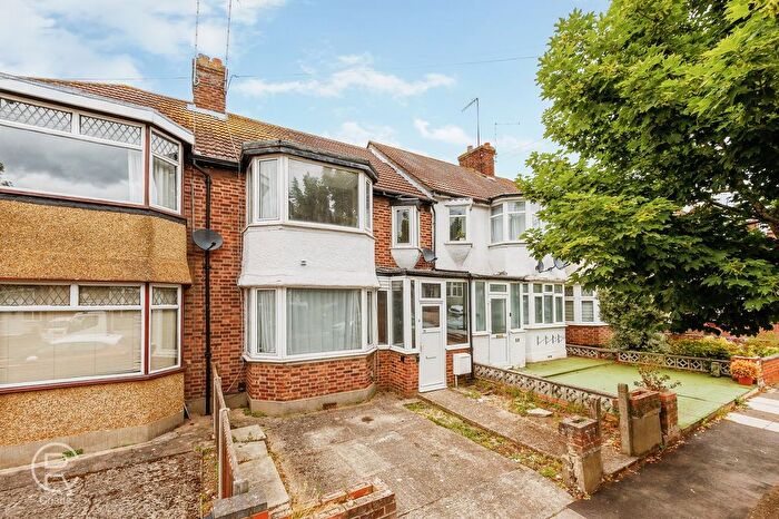 3 Bedroom Terraced House For Sale In Brookbank Avenue, London, W7