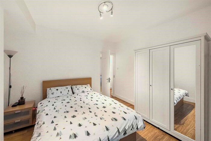 2 Bedroom Flat To Rent In Greencoat Place, Westminster, London, SW1P