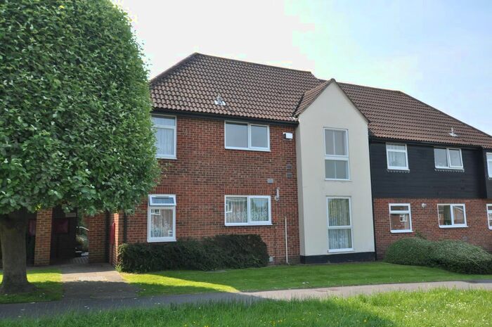 2 Bedroom Flat To Rent In De Bohun Court, Saffron Walden, CB10