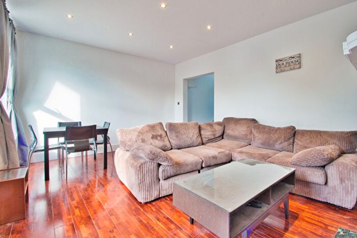 2 Bedroom Maisonette To Rent In Elms Lane, Wembley, HA0