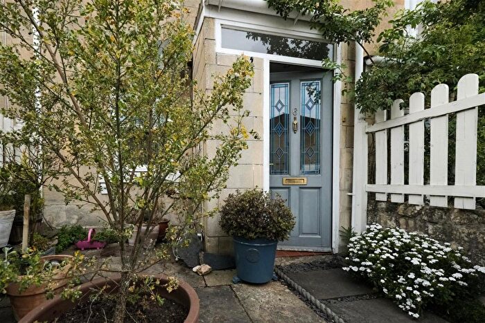 2 Bedroom Terraced House To Rent In Hampton View, Bath, BA1