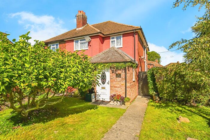 3 Bedroom Semi-Detached House For Sale In Drake Avenue, Didcot, OX11