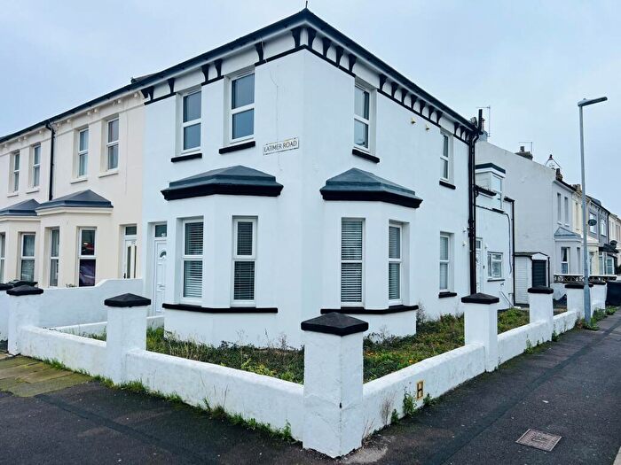 2 Bedroom Apartment To Rent In Latimer Road, Eastbourne, BN22
