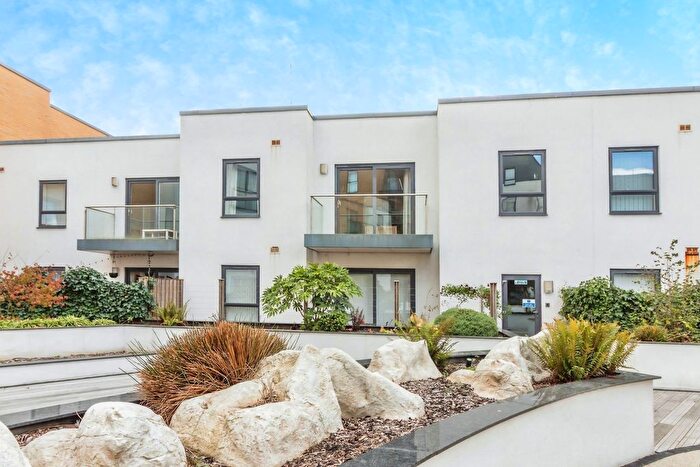 1 Bedroom Flat For Sale In Bedwyn Mews, Peregrine House Bedwyn Mews, RG2