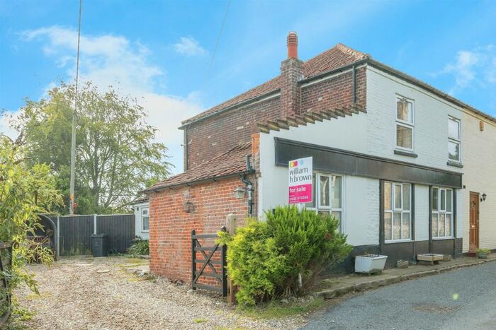 3 Bedroom Semi-Detached House For Sale In The Street, Foxley, Dereham, NR20