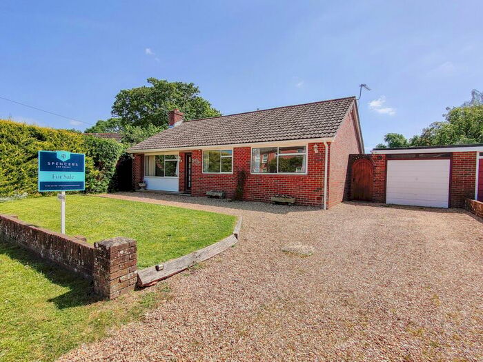 4 Bedroom Bungalow For Sale In Croft Road, Neacroft, Christchurch, BH23