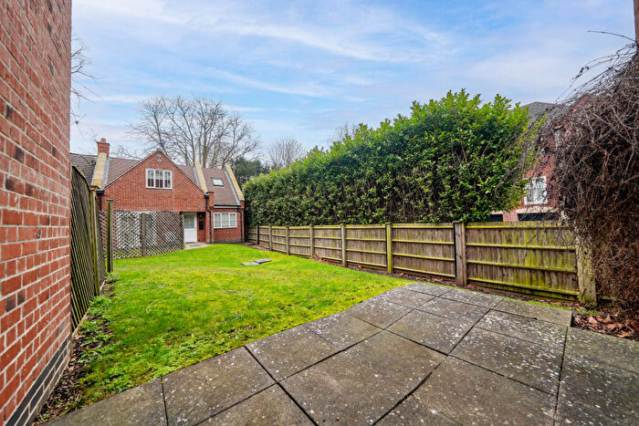 2 Bedroom Apartment For Sale In Elms Road, Stoneygate, Leicester, LE2