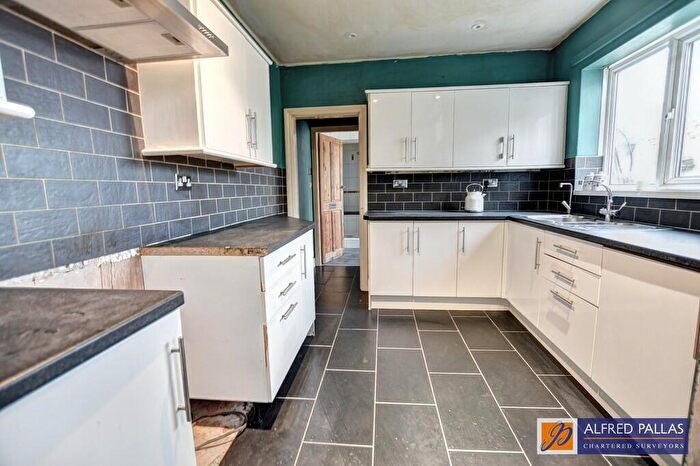 2 Bedroom Terraced Bungalow For Sale In Stranton Terrace, Roker, SR6
