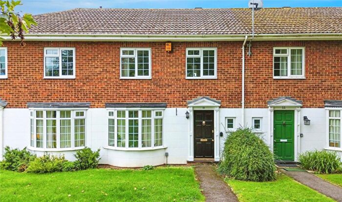 3 Bedroom Terraced House For Sale In Coley Avenue, Reading, Berkshire, RG1