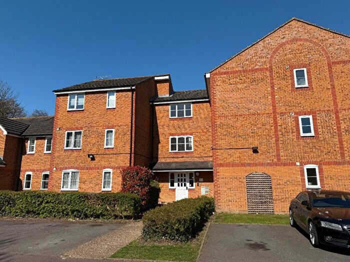 1 Bedroom Flat To Rent In Philips Close, Carshalton, Greater London, SM5