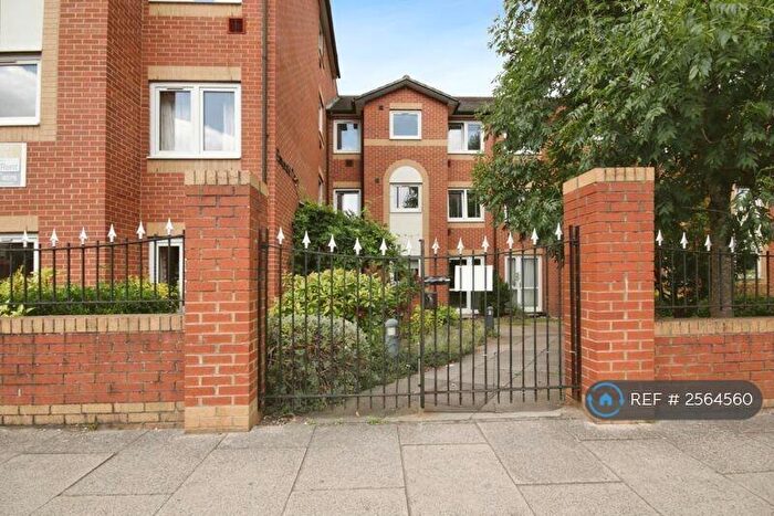 1 Bedroom Flat To Rent In Emerald Court, Coulsdon, CR5