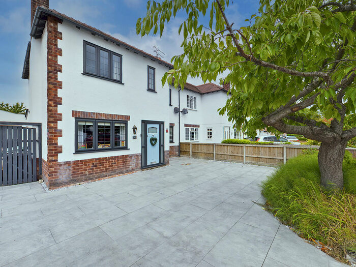 3 Bedroom Semi Detached House For Sale In Curzon Close, Curzon Park