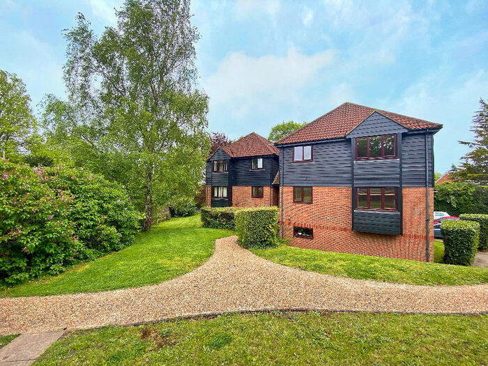 1 Bedroom Apartment To Rent In Brook House, Farnham, GU9