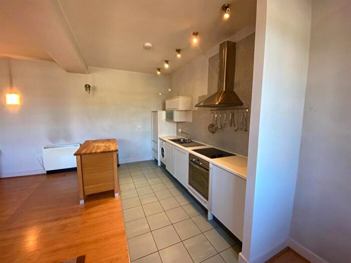 2 Bedroom Flat To Rent In Cumin Court, Honley, Holmfirth, HD9