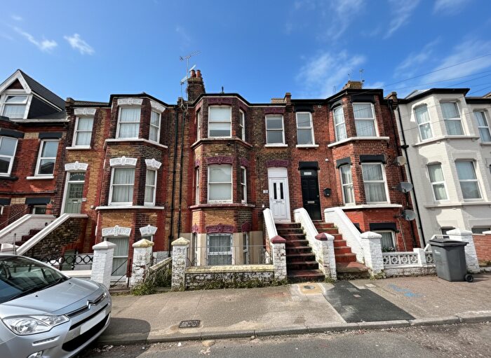 3 Bedroom Flat For Sale In & A, Garfield Road, Margate, Kent, CT9