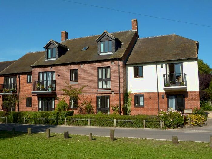 2 Bedroom Flat To Rent In Millstream Court, White Lion Courtyard, Bickerley Road, Ringwood, BH24